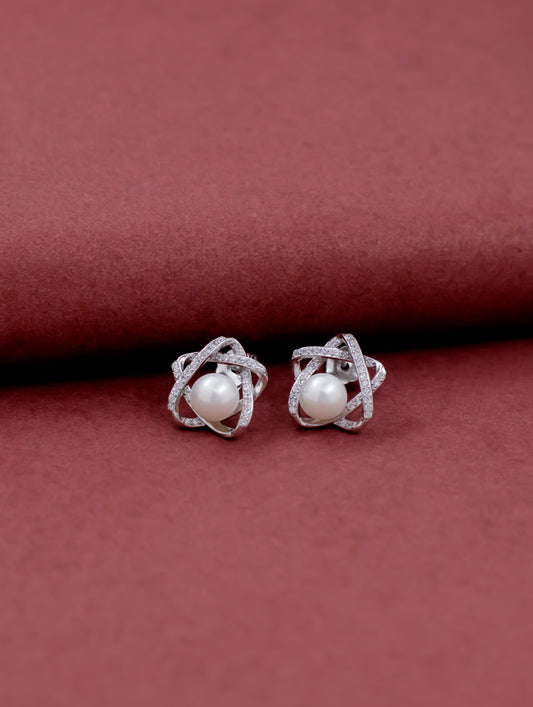 Sterling silver star stud earrings with pearl and white Swarovski zircon.