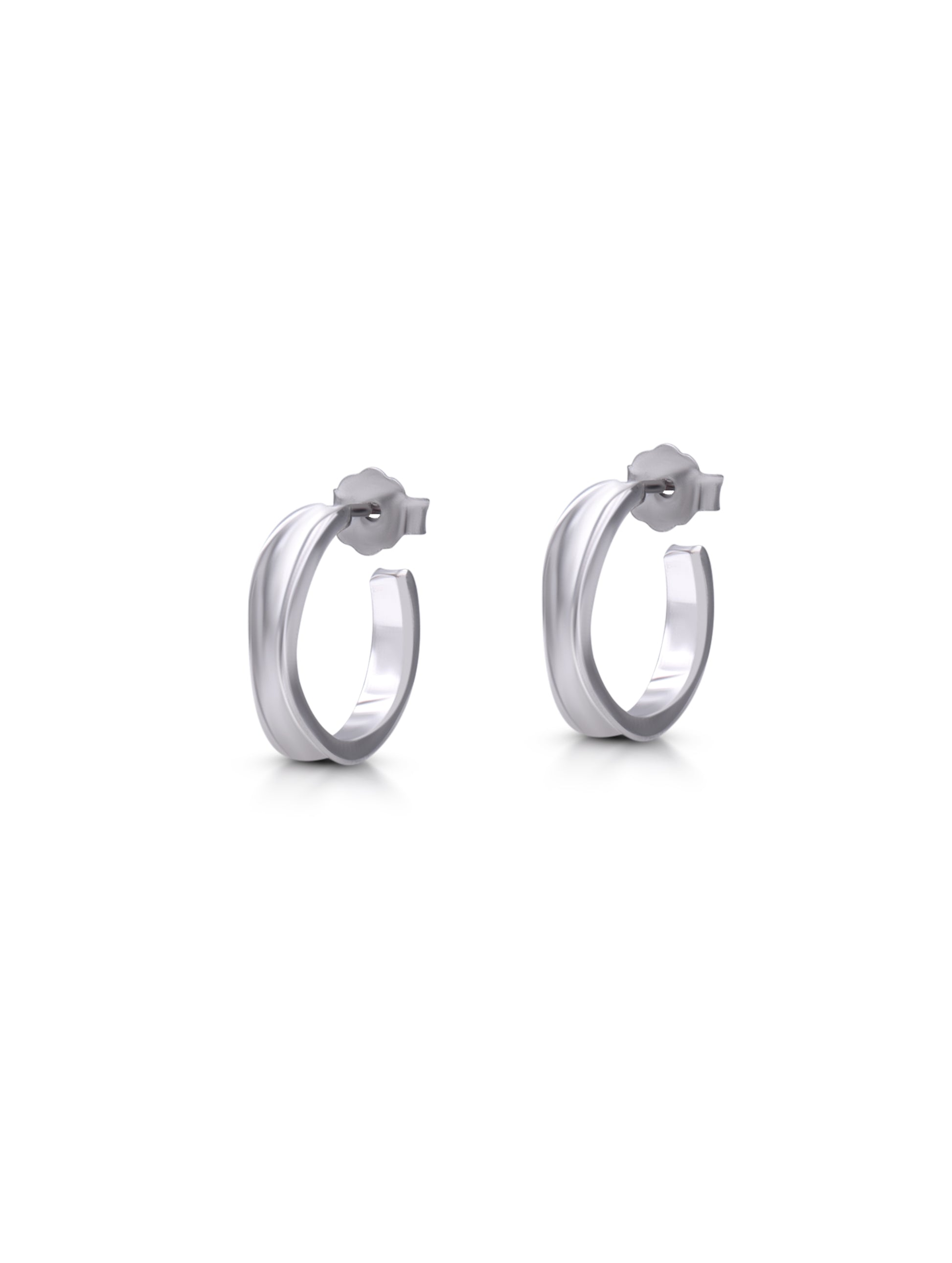 Lightweight silver Bali earrings with polished finish.